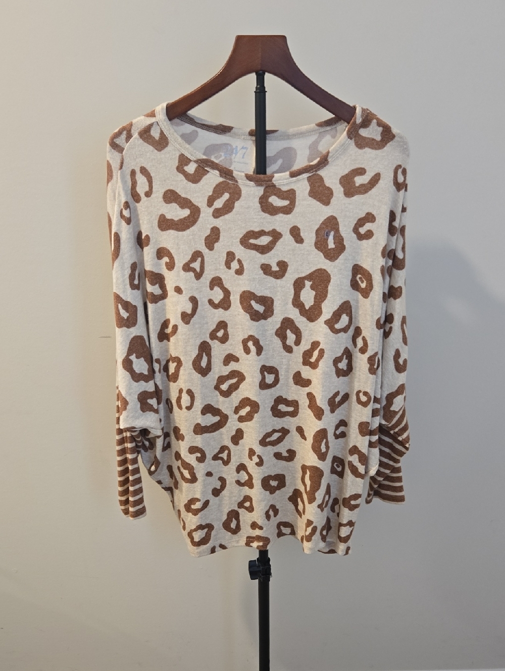 Leopard Print Scoop Neck Pullover Sweater - Cream & Brown
